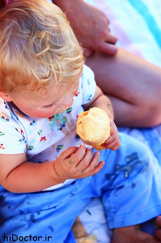 Baby-Eating-Vanilla-Ice-Cream-Cone