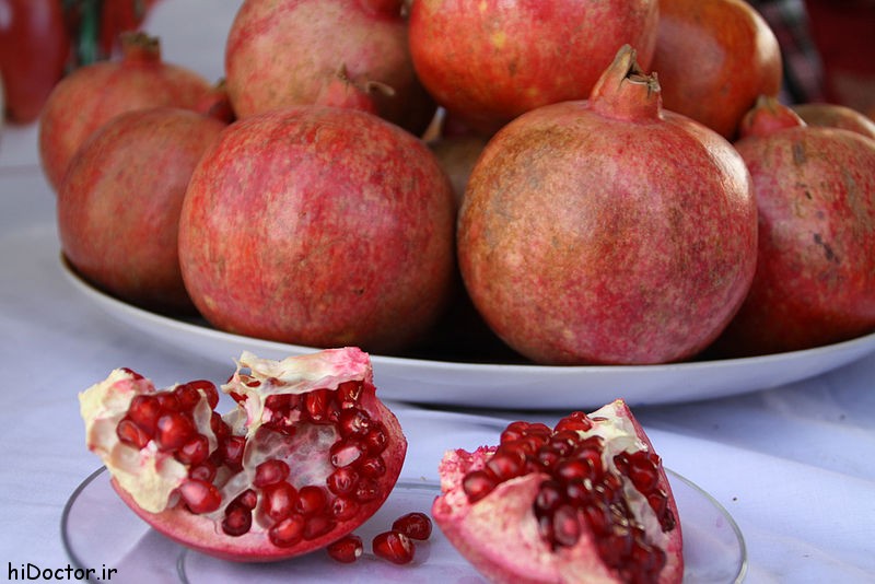 800px-Afghan_pomegranates