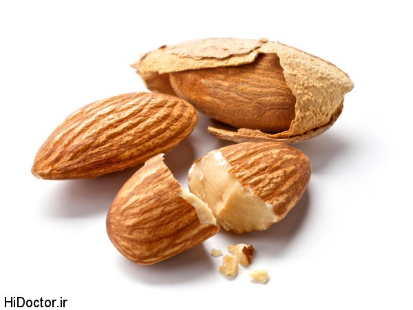 almonds1 اسکراب بادام به پوست بدن شادابی می دهد