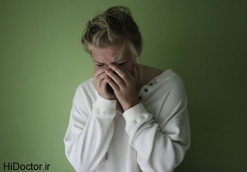 girl is crying تشدید سردرد در هنگام رابطه جنسی
