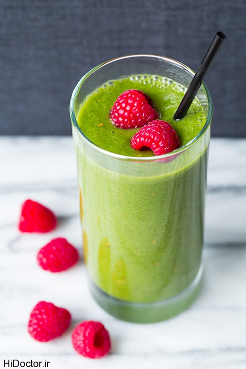 raspberry-kale-green-smoothie2+srgb.