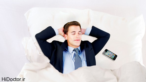 sleeping-with-smartphone