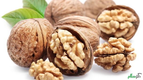 Walnut-properties-cracked-as-nut-linked-to-healthy-ageing_strict_xxl