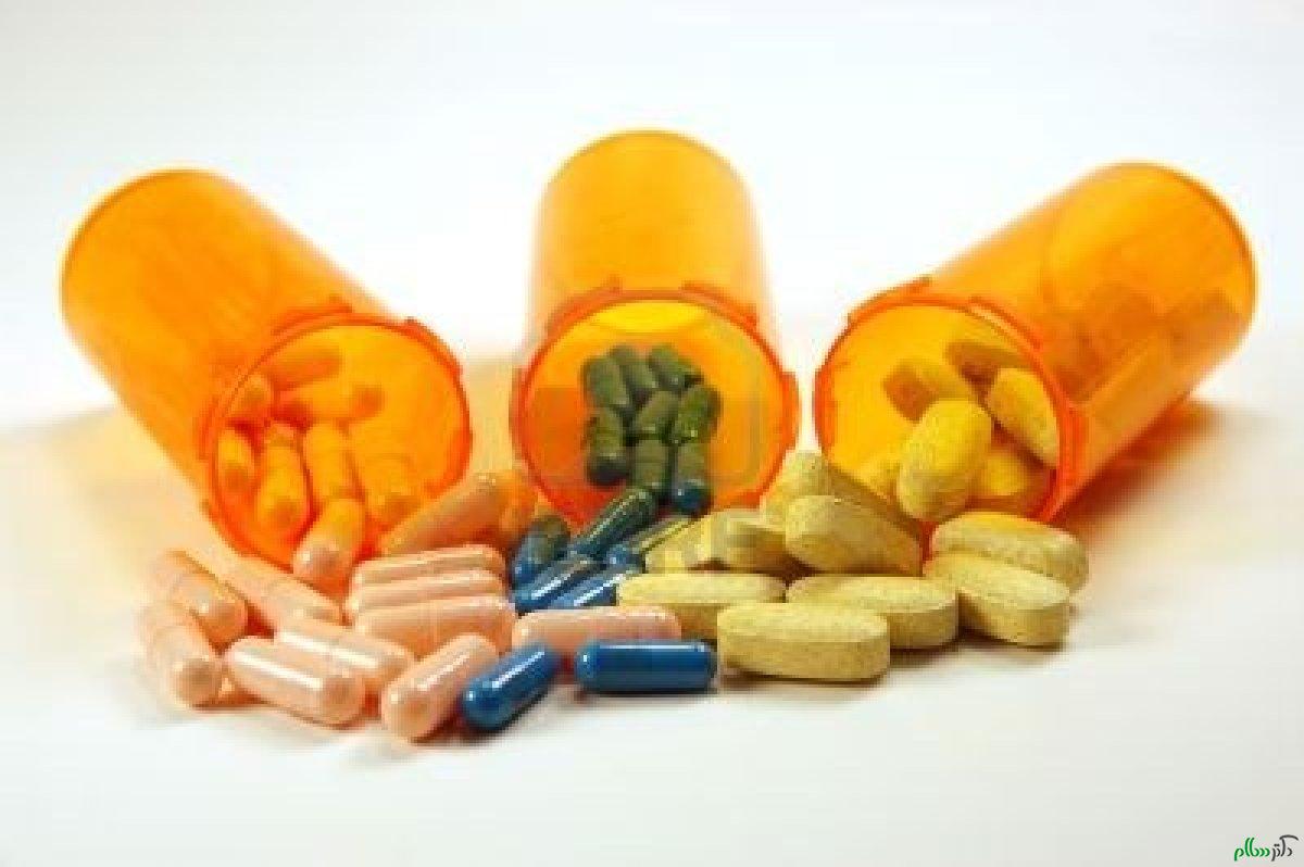 415823-medicine-bottles-and-pills