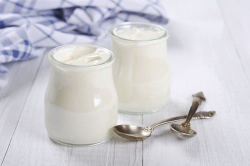 plain-greek-yogurt