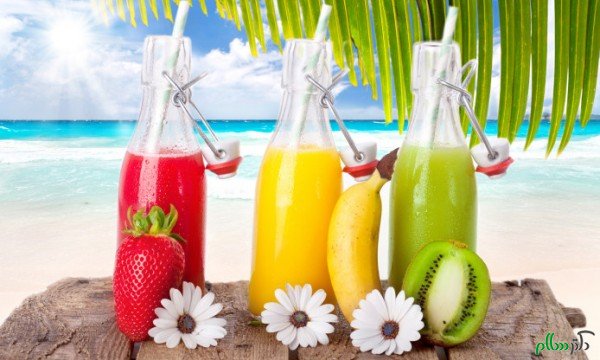 fruit-juice-fresh-banana-kiwwi-strawberry-coctails-jars-drink-summer-694x417-600x360