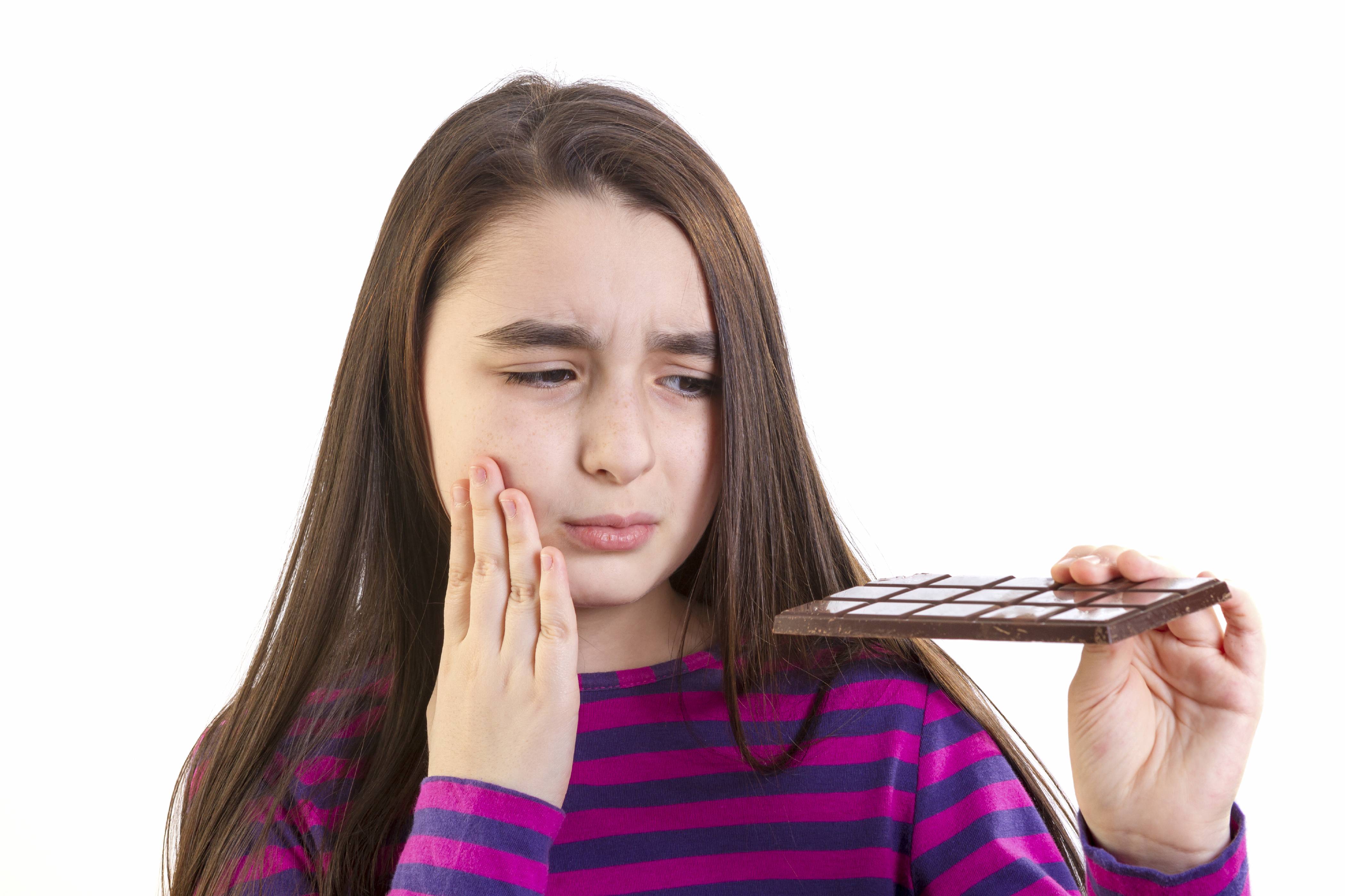 علت درد دندان هنگام خوردن بستنی و شیرینی