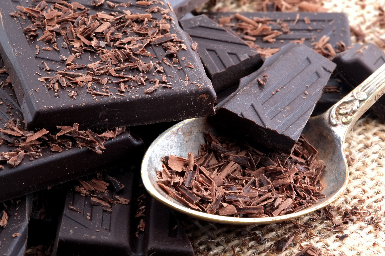 چطور از شکلات تلخ مثل دارو استفاده کنیم