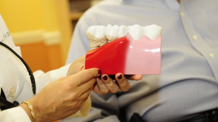 نشانه های بیماری های گوارشی در دهان و دندان