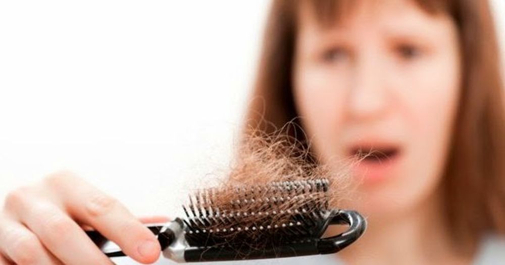 مقابله با ریزش مو علل ریزش مو ریزش مو در پاییز ریزش مو دلایل ریزش مو درمان ریزش مو پیشگیری از ریزش مو 