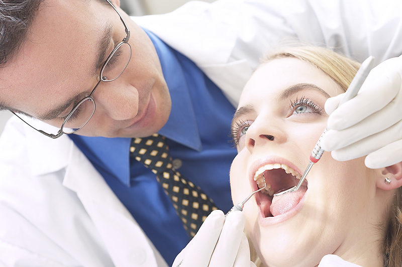دکتر نوروززاده: عصب کشی دندان درد دارد؟