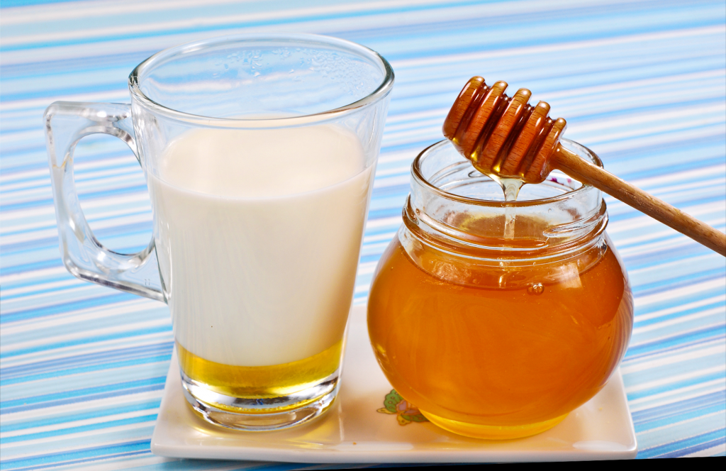 ویژگی های درمانی مختلف شیر و عسل