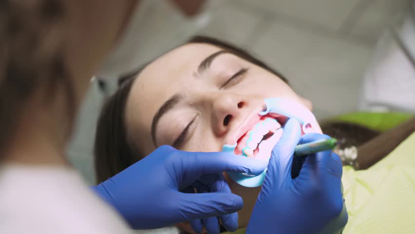مرتب کردن دندان دکتر شاهین شادالوئی