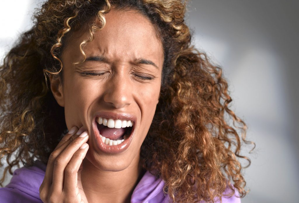 4 درمان خانگی برای کاهش درد دندان