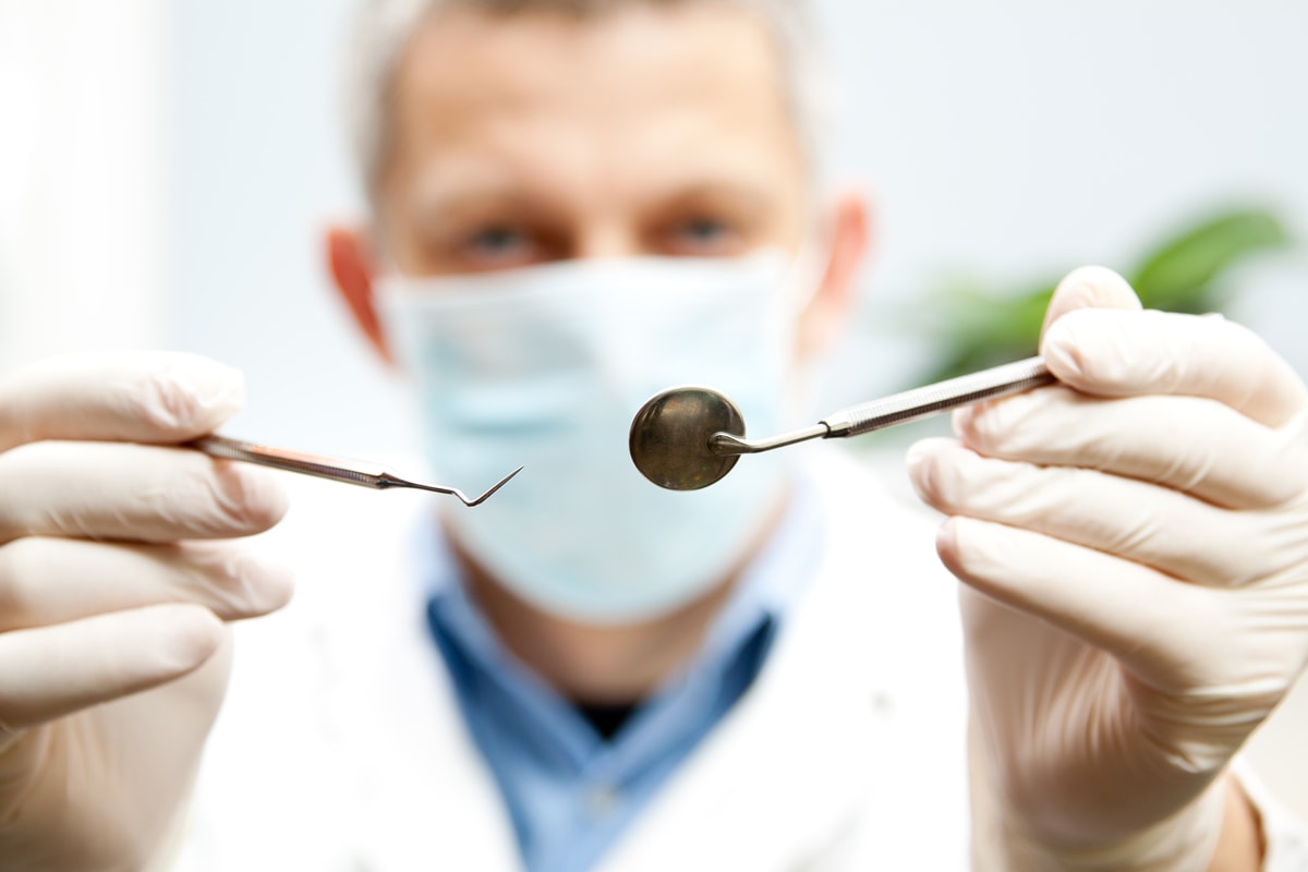 مراقبت های لازم پس از کاشت ایمپلنت دندان از زبان دکتر منیره تهرانی