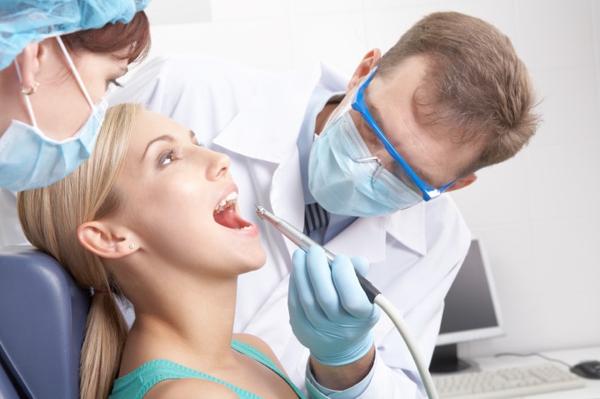 ایمپلنت دندان دکتر منیره تهرانی