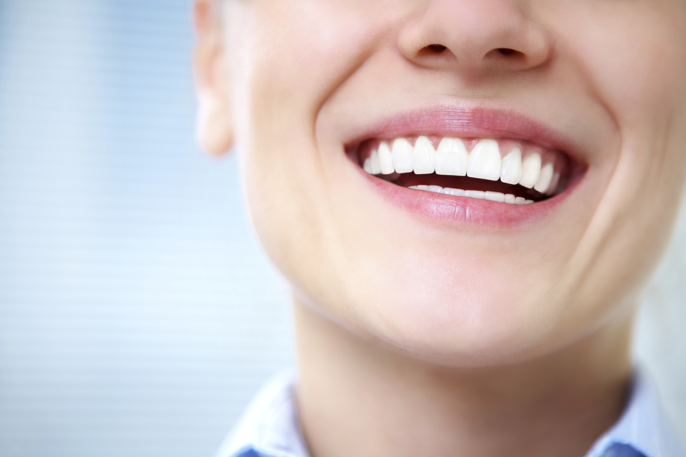 دندانپزشکی هیراد: دانستنی هایی در مورد روکش سرامیکی دندان
