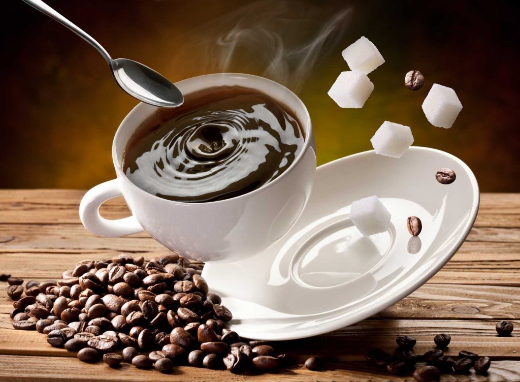 6 روش جدید برای طعم دادن به قهوه (بدون اضافه کردن شکر)