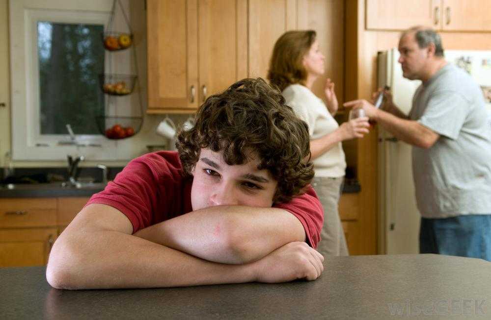 تاثیرات منفی دعوای والدین روی فرزندان