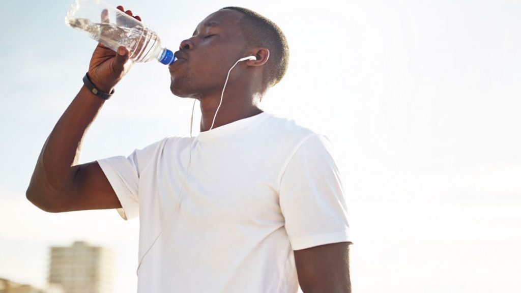 مزایای  نوشیدن آب برای مغز و اعصاب