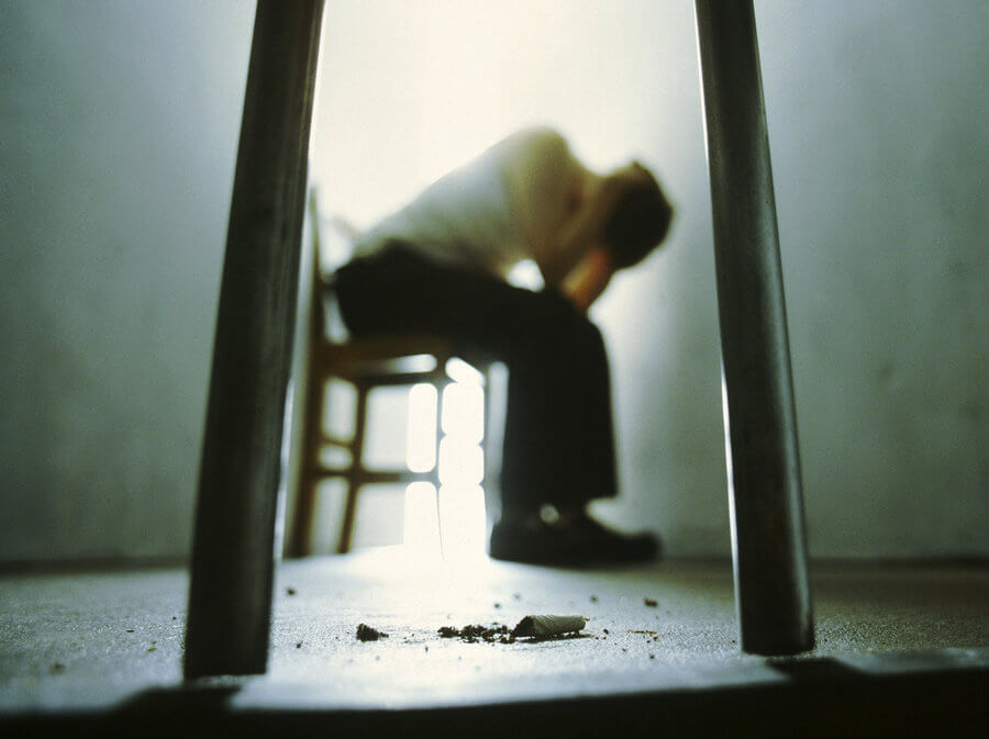 بیکاری اصلی ترین عامل و انگیزه در جوانان برای خودکشی