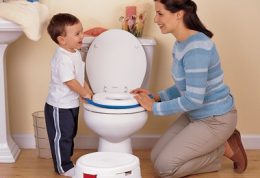 چگونه به کودکمان روش صحیح دستشویی رفتن را بیاموزیم