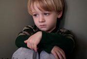 چه چیزی باعث می شود کودک به انکوپرزیس مبتلا شود؟
