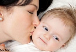 چرا باید کودک را بوسید