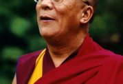   برای زندگی  دالای لاما 18 قانون طلایی را توصیه می کند
