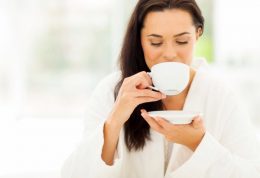 5 دلیل برای نوشیدن چای روزانه