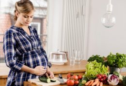 تمام باورهای غلط تغذیه ای در بارداری