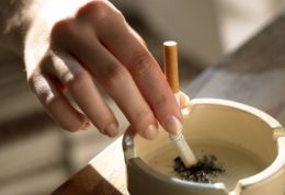 در دوران بارداری به چه دلیل سیگارکشیدن خطرناک است؟