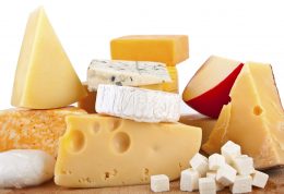 خوردن  پنیرهای شور ممنوع!
