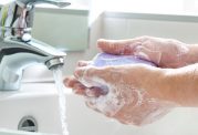 چرا صابونهای ضد باکتری خوب نیست