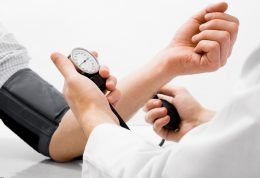 چگونه کنترل فشار خون را در دست بگیریم