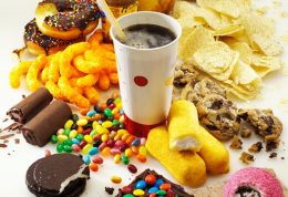 خوراکی های شیرین مضر برای بیماران سرطانی