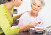 وضعیت خورد و خوراک سالمندان چگونه باید باشد