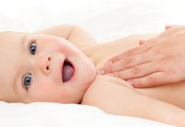 تاثیرات مختلف ماساژ در زنان باردار و نوزادان