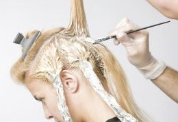 با روغن های طبیعی از آسیب موها پیشگیری کنید