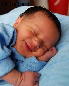 منشا خنده نوزاد در هنگام خواب