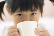 نکات مهم در دادن چای به اطفال