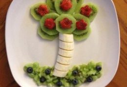 تشویق کودک برای خوردن میوه با این روش ها