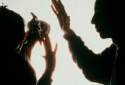 خشونت علیه همسران در منزل