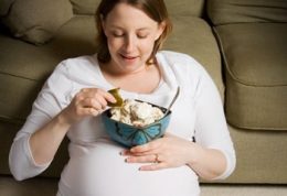 عوارض هوس و میل به خوراکی های مختلف در بارداری