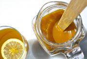 تاثیرات درمانی موثر آب جوش و عسل