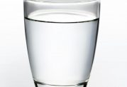 با نوشیدن آب به راحتی لاغر شوید