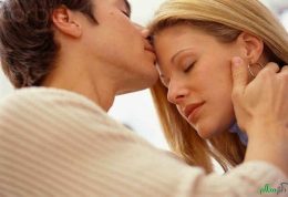آیا بوسیدن همسر خوب است؟