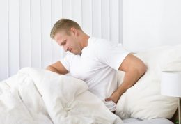 تاثیرات مختلف خوابیدن و استراحت بر کمردرد