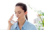درمان مشکلات بدن با نوشیدن آب