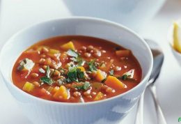 سوپ عدس و سبزیجات را چطور درست میکنند؟